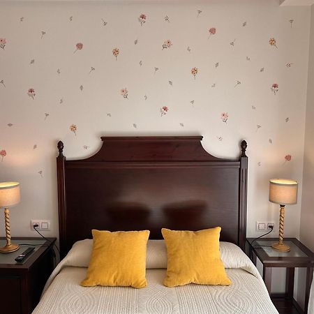 Hotel Y Apartamentos La Lonja Onís Eksteriør bilde