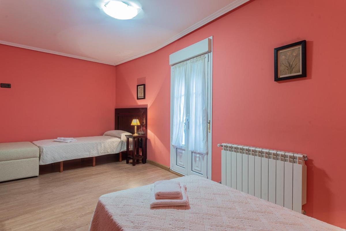 Hotel Y Apartamentos La Lonja Onís Eksteriør bilde