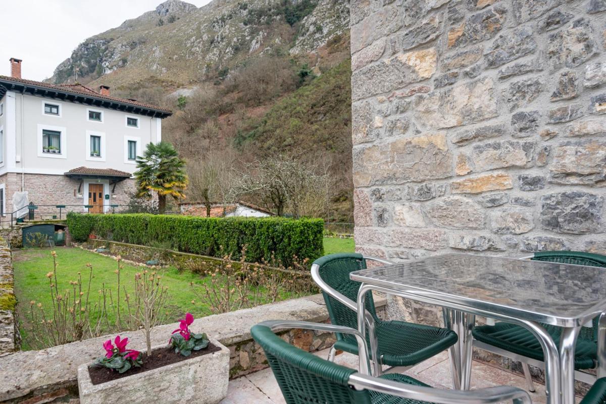 Hotel Y Apartamentos La Lonja Onís Eksteriør bilde