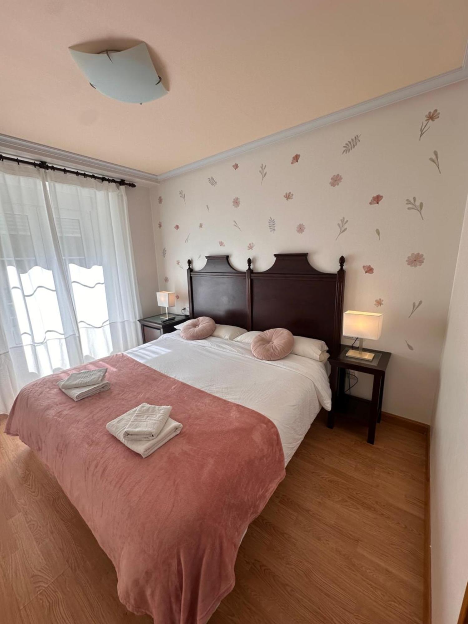 Hotel Y Apartamentos La Lonja Onís Eksteriør bilde